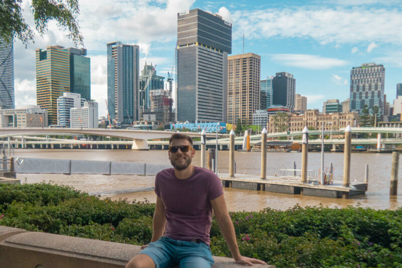 Chris the Freelancer - Location Independent in City