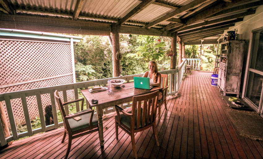 Want to be a digital nomad ? | Living to Roam